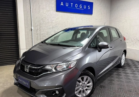 Honda Fit 2018 Cinza — foto 1 de 3
