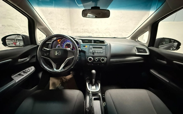 imagem-https://www.socarrao.com.br/sc-vehicle-images-prod/4088092/1790254172006-003_7a1656ada69b2cd2881590464f5d8b3b.jpg