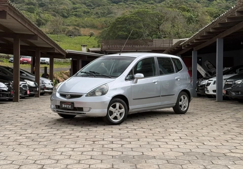 Honda Fit 2004 Prata — foto 1 de 3