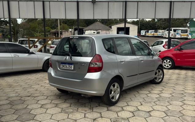 imagem-https://www.socarrao.com.br/sc-vehicle-images-prod/4088647/1790255408916-240wERKzMFrohBKEyRVAzMrFvpLmpTPc.jpg