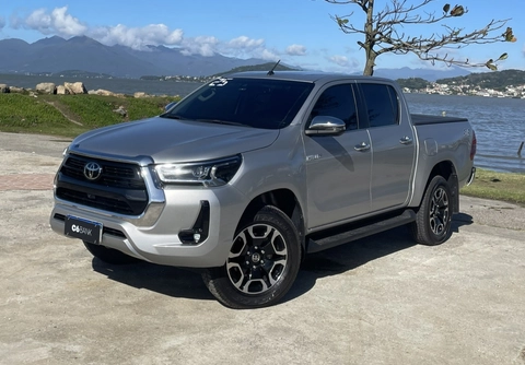 Toyota Hilux 2025 Prata — foto 1 de 3