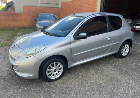 Peugeot 207 XR 1.4 Flex 8V 5p 2012 Prata — foto 1 de 3