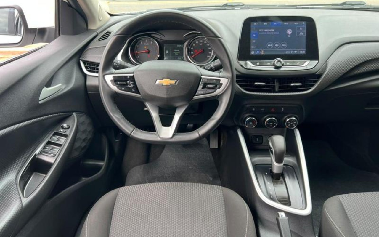 imagem-https://www.socarrao.com.br/sc-vehicle-images-prod/4089024/1790256071384-ODUwMTk3OV84X0JfZGJiZGQwZmIzMC5qcGVn.jpeg