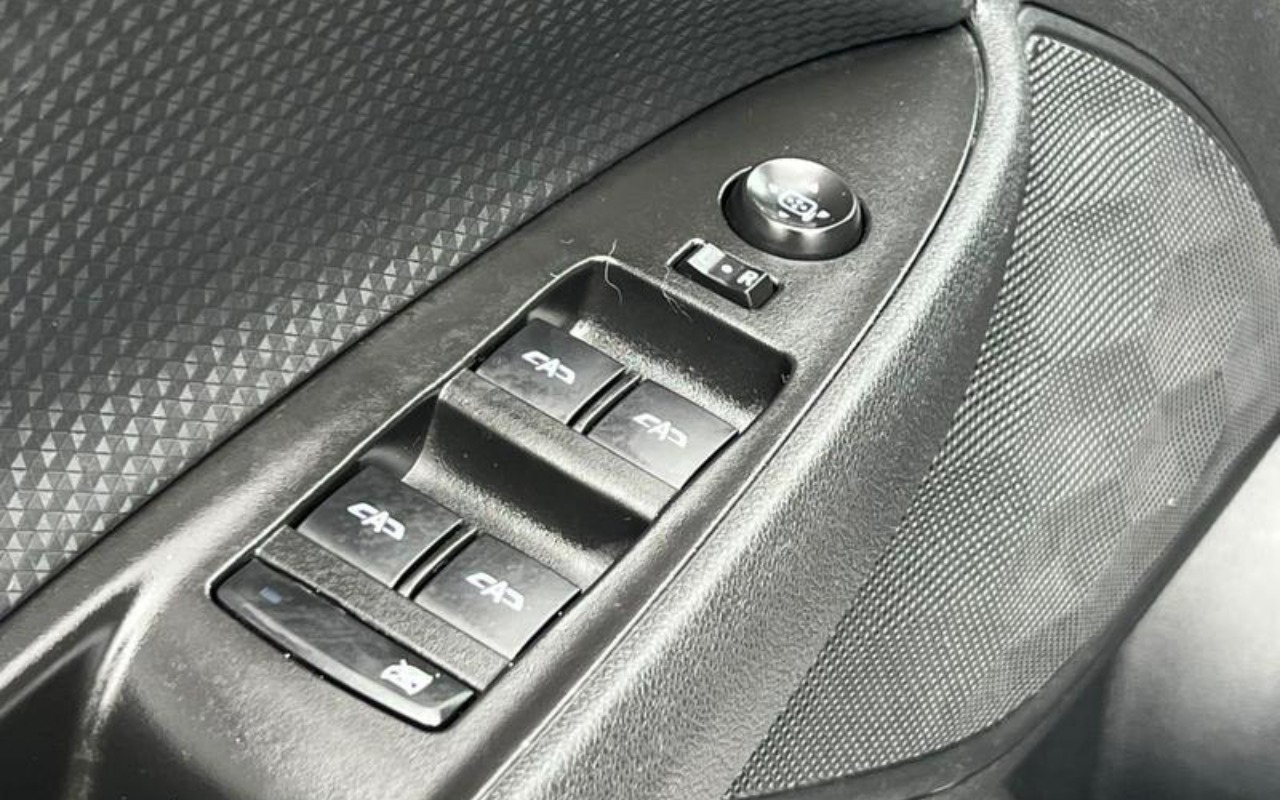 imagem-https://www.socarrao.com.br/sc-vehicle-images-prod/4089024/1790256071545-ODUwMTk3OV84X0JfMDJhMmY1ZGZhNy5qcGVn.jpeg