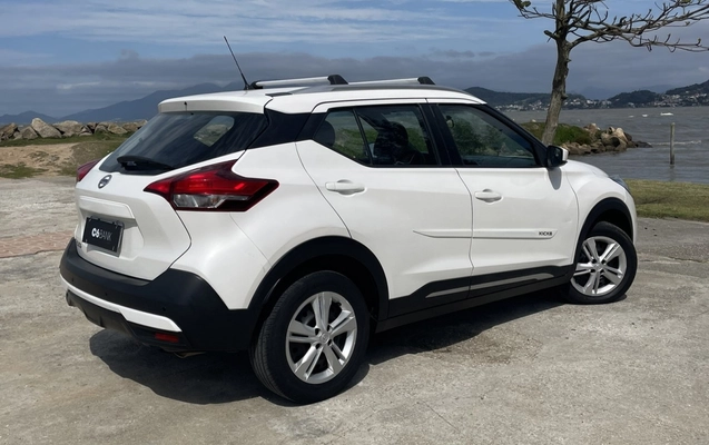 imagem-https://www.socarrao.com.br/sc-vehicle-images-prod/4089035/1790256085635-dTKPXwEv80szRHSW6Ze9YhozNLeF82kW.jpg