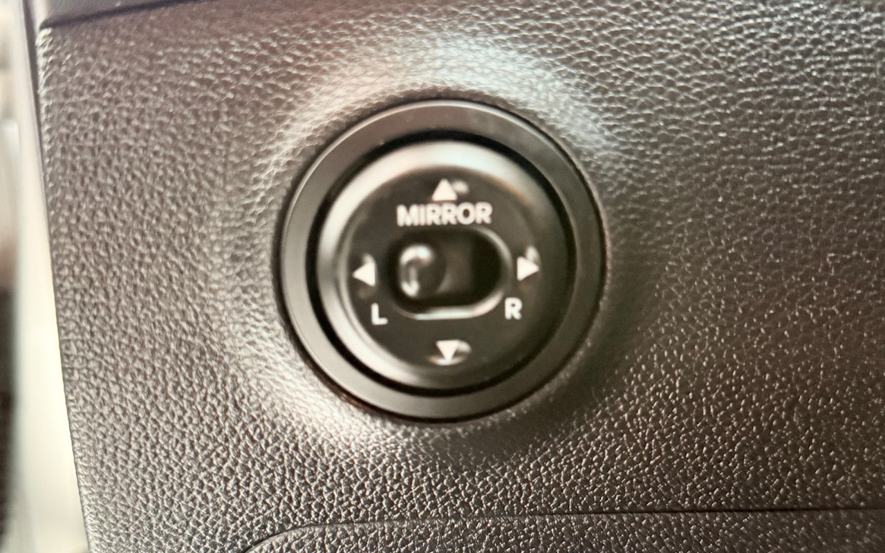 imagem-https://www.socarrao.com.br/sc-vehicle-images-prod/4089152/1790256288939-NDU4MzQxOWQtYjViNS00NGI5LTg2YTEtMjk2ZWRhZGRlZDUxLmpwZWc.jpeg