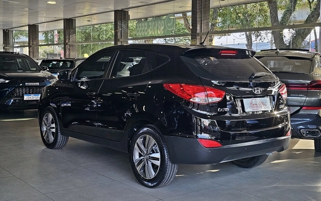 imagem-https://www.socarrao.com.br/sc-vehicle-images-prod/4089218/1792106470525-nbeXUVXXqHABddfvf8bK6ZkUgdcZEQ2M.jpg