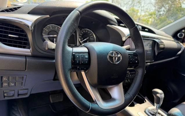 imagem-https://www.socarrao.com.br/sc-vehicle-images-prod/4089378/1790256919407-ZDg1MjdhNjItMDEzNS00NGVjLWE5MjgtYzlhNWI0ODM3ODlkLmpwZWc.jpeg