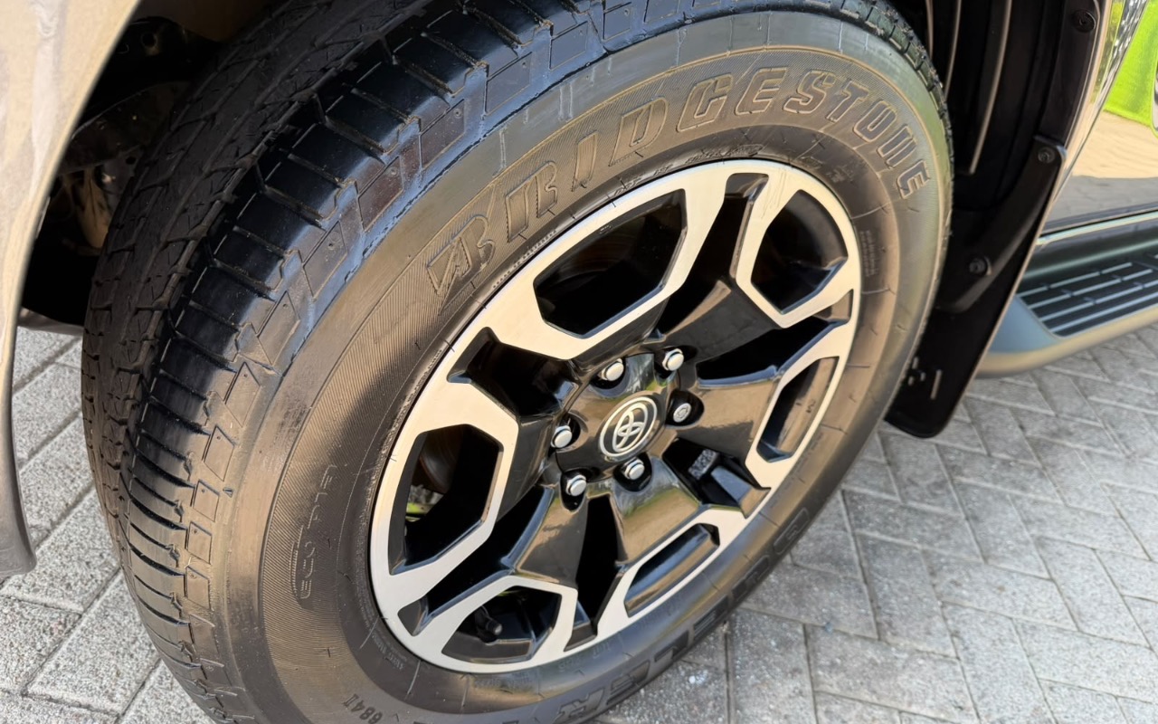 imagem-https://www.socarrao.com.br/sc-vehicle-images-prod/4089378/1790256920048-OTQwOTA3ZGUtNjRkMi00Mzc3LTg2OGEtMGEwMzA0NzA1YTQ3LmpwZWc.jpeg