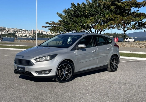 Ford Focus 2016 Prata — foto 1 de 3