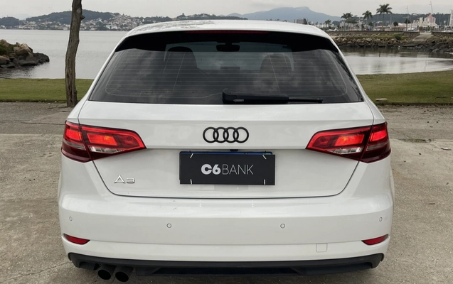 imagem-https://www.socarrao.com.br/sc-vehicle-images-prod/4089902/1790258047467-Ahq1hW5NwOcaRkzROlgWJDaNmgTHuAV9.jpg