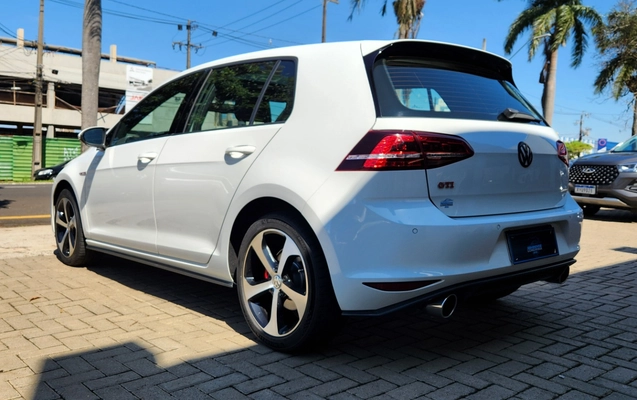 imagem-https://www.socarrao.com.br/sc-vehicle-images-prod/4089926/1790258223226-60cba486-a4cd-4cc2-a428-1bf58fd289a1.jpg