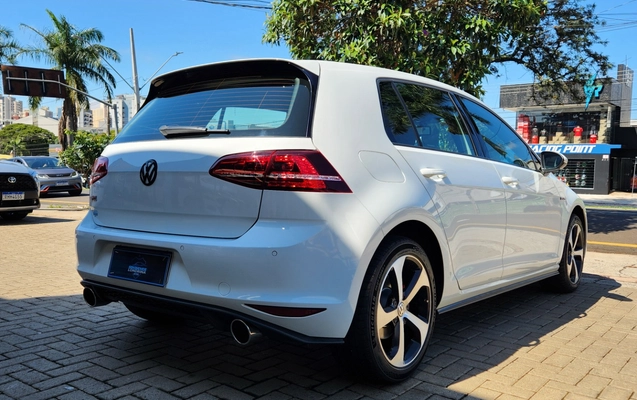 imagem-https://www.socarrao.com.br/sc-vehicle-images-prod/4089926/1790258223229-f1de6cbe-f024-4e8f-9800-ce5040d43b54.jpg