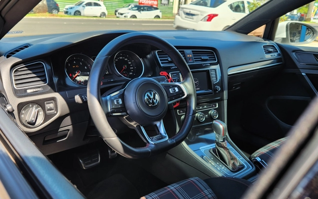 imagem-https://www.socarrao.com.br/sc-vehicle-images-prod/4089926/1790258223230-f29ea877-19c5-4245-a4ea-55d3e51ec678.jpg