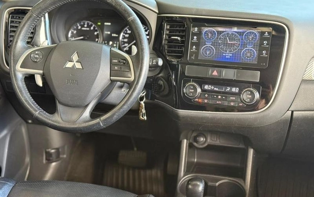 imagem-https://www.socarrao.com.br/sc-vehicle-images-prod/4090116/1790258472199-8105318_10_B_38a72c7d60.jpeg
