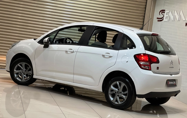 imagem-https://www.socarrao.com.br/sc-vehicle-images-prod/4090193/1790258597990-JKPeWmjb3XxblJDGHGokpkEvTmygYNq7.jpg