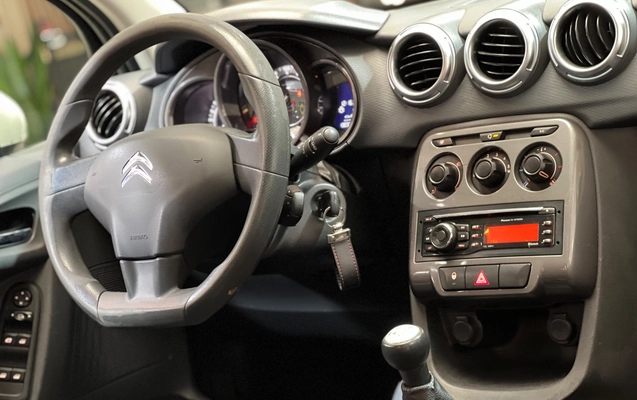 imagem-https://www.socarrao.com.br/sc-vehicle-images-prod/4090193/1790258597995-IUwxikNqeHri94hPxO8Jpckvj7VwPj2B.jpg