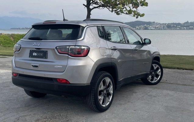 imagem-https://www.socarrao.com.br/sc-vehicle-images-prod/4090244/1790258808291-2G3asdovcd7uP1bL9yHZGHhubectpxvz.jpg