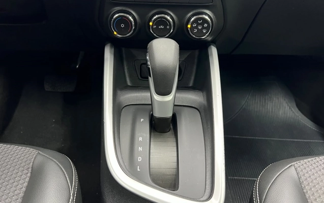imagem-https://www.socarrao.com.br/sc-vehicle-images-prod/4090264/1790258788288-28_101400.jpg