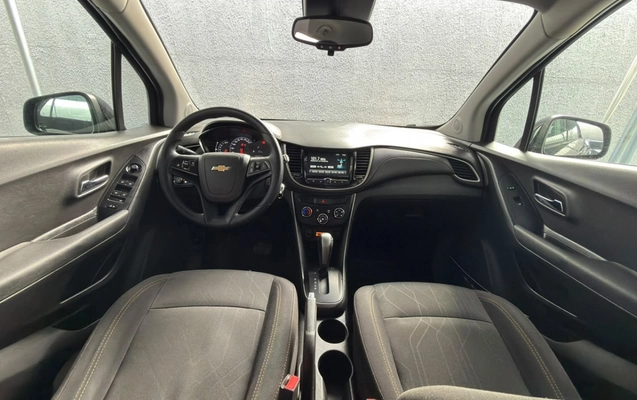 imagem-https://www.socarrao.com.br/sc-vehicle-images-prod/4090279/1790258894202-NbyclSfslthJBtZbJFi6Ux1sphHvxTNq.jpg