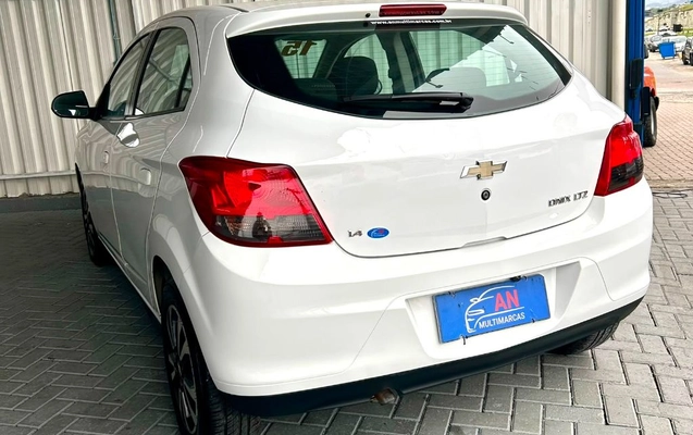 imagem-https://www.socarrao.com.br/sc-vehicle-images-prod/4090603/1790259490082-gb-65cab8a.jpg