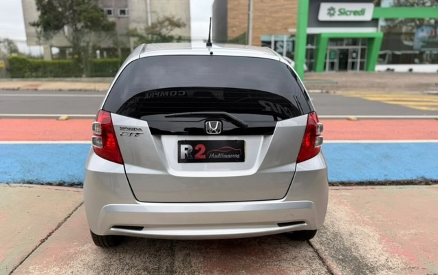 imagem-https://www.socarrao.com.br/sc-vehicle-images-prod/4090605/1790259492255-TuHr287jkHSOFBznQnHGFPfK6TdV8062.jpg