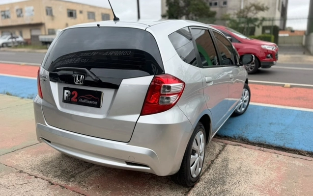 imagem-https://www.socarrao.com.br/sc-vehicle-images-prod/4090605/1790259492257-pL0pGLL2fufIgLSJNmNA2Ry6drpph00G.jpg