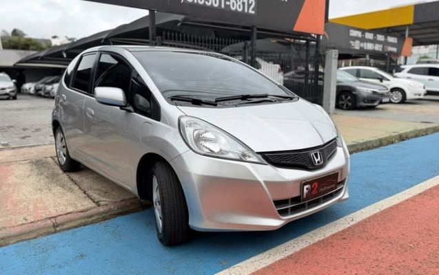 imagem-https://www.socarrao.com.br/sc-vehicle-images-prod/4090605/1790259492260-oKXzdxu3ke9yKmMFmZu1H0gokXYVZ7jy.jpg