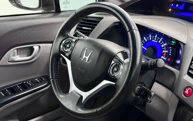 imagem-https://www.socarrao.com.br/sc-vehicle-images-prod/4090615/1790259598355-01519cc5b7e84e6a8d7a4d0ce72944e5_1790185610954.jpg