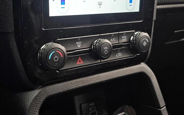imagem-https://www.socarrao.com.br/sc-vehicle-images-prod/4090749/1790259883367-8505890_11_B_fcf509db86.jpeg
