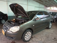 Volkswagen Polo Sedan 1.6 Mi Total Flex 8V 4p na cor Verde no Porto Alegre / RS - 40908
