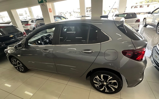 imagem-https://www.socarrao.com.br/sc-vehicle-images-prod/4090963/1790260573315-YzA2NDgzNTgtZTZlMC00NGQyLThmNzUtNWNkNWQwNWI5YWVmLmpwZw.jpg