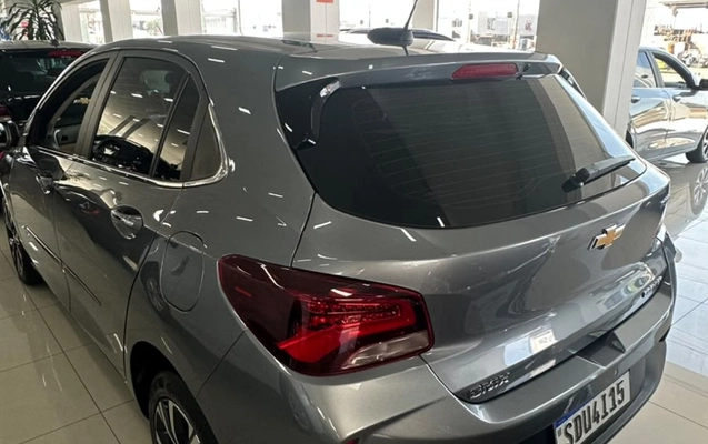 imagem-https://www.socarrao.com.br/sc-vehicle-images-prod/4090963/1790260573379-ZDRhYjU0YzItNjlkYi00YmQzLTk4NzMtZDI5NGExOTdmZTA4LmpwZw.jpg