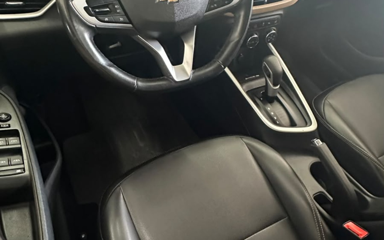 imagem-https://www.socarrao.com.br/sc-vehicle-images-prod/4090963/1790260573572-MmQ0YWRhMGEtYjFhNC00MGM0LThhNTktMWJkMDBiOGE0N2JiLmpwZw.jpg
