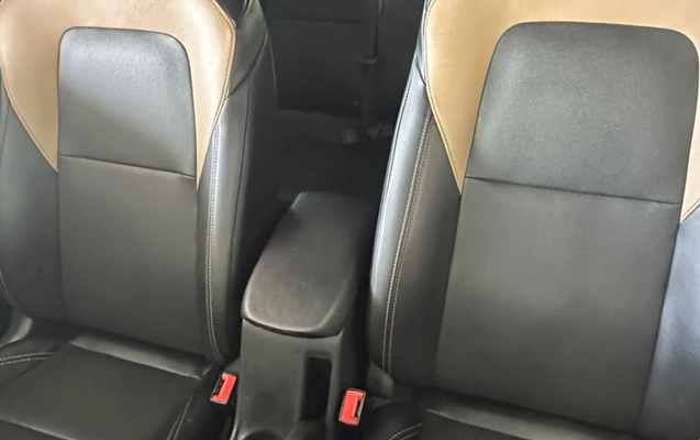 imagem-https://www.socarrao.com.br/sc-vehicle-images-prod/4090963/1790260573625-OTgxNDgyYWEtZjU2ZC00YjhhLThjYTUtNTEwZTk1MjU0YTFhLmpwZw.jpg