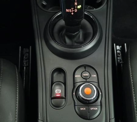 imagem-https://www.socarrao.com.br/sc-vehicle-images-prod/4091020/1790260725652-8506624_15_B_97da35cb19.jpeg