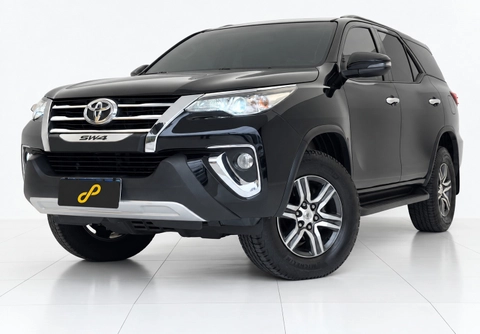 Toyota Hilux SW4 2020 Preto — foto 1 de 3