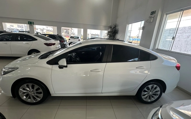 imagem-https://www.socarrao.com.br/sc-vehicle-images-prod/4091201/1790260938321-M2Y5ZjVkNmMtYmUxNi00ZDMwLWEyNTYtM2YxYmNiNzlkMjQ3LmpwZw.jpg