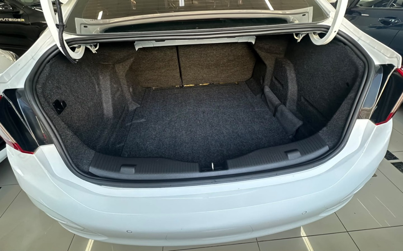 imagem-https://www.socarrao.com.br/sc-vehicle-images-prod/4091201/1790260938649-ZTBhN2RiMGYtZWFhMy00MTk3LTljZGMtOGIwMTQ2NmViNDk4LmpwZw.jpg