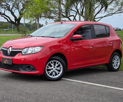 Renault Sandero 2015 Vermelho — foto 1 de 3