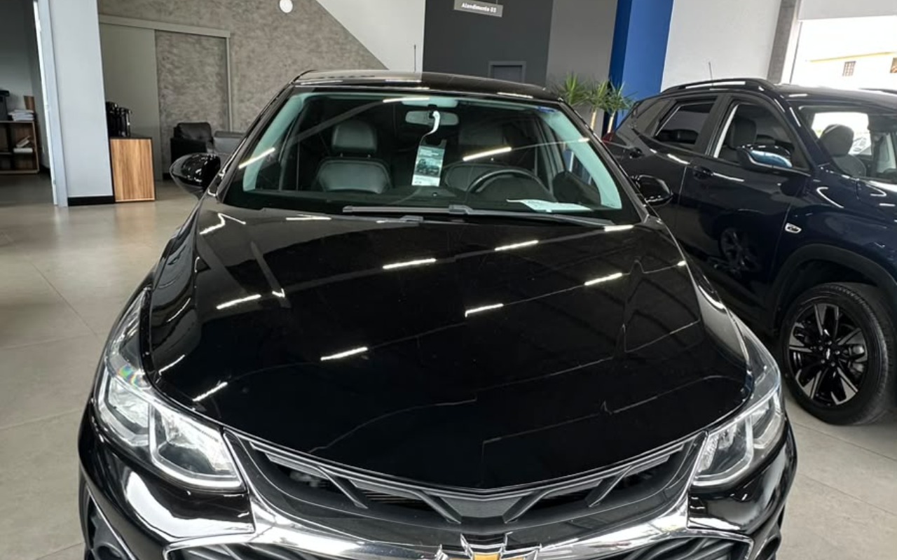 Chevrolet Cruze 2020 Preto — foto 1 de 3