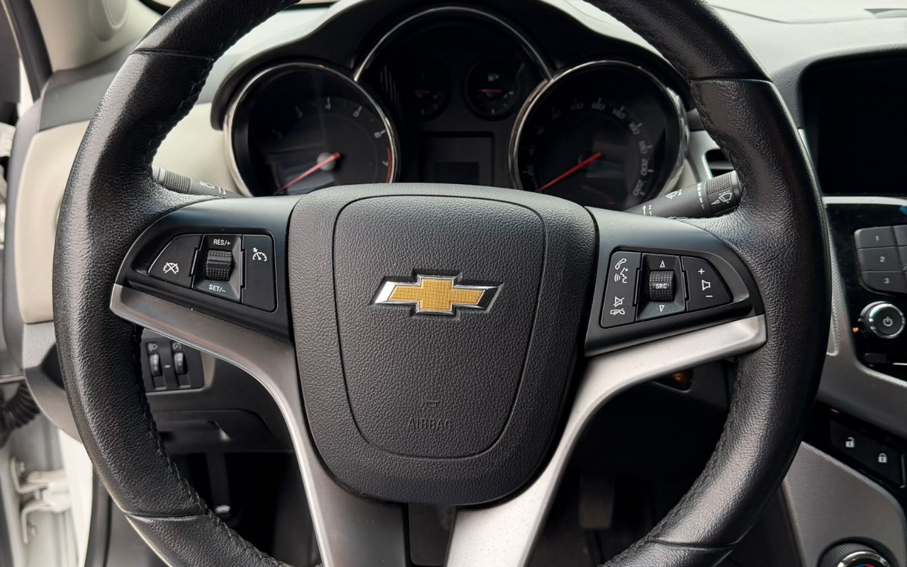 imagem-https://www.socarrao.com.br/sc-vehicle-images-prod/4091636/1790279704227-OWIxMDdhNTEtYTc3Yi00OGQyLWFlNTktNzkzYTMwNDVkZWUyLmpwZw.jpg