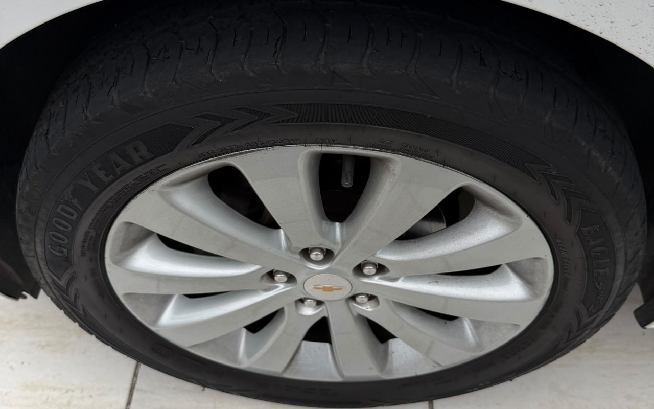 imagem-https://www.socarrao.com.br/sc-vehicle-images-prod/4091636/1790279704329-OWE0MWEwNzUtYTA2My00ZjY4LWI3NjEtNGU1N2JhNGQ0YmMzLmpwZw.jpg