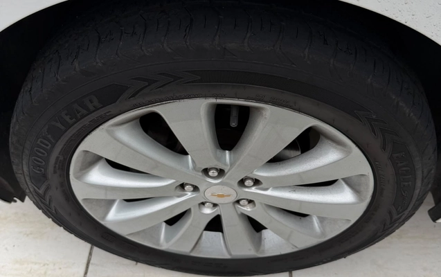 imagem-https://www.socarrao.com.br/sc-vehicle-images-prod/4091636/1790279704329-OWE0MWEwNzUtYTA2My00ZjY4LWI3NjEtNGU1N2JhNGQ0YmMzLmpwZw.jpg