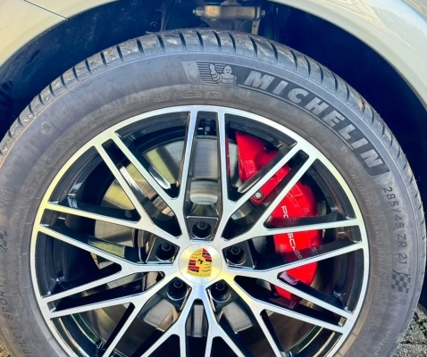imagem-https://www.socarrao.com.br/sc-vehicle-images-prod/4091937/1790263443361-588EeuLn2M6l5YcEpQRyMMr1eJTdxWK8.jpg