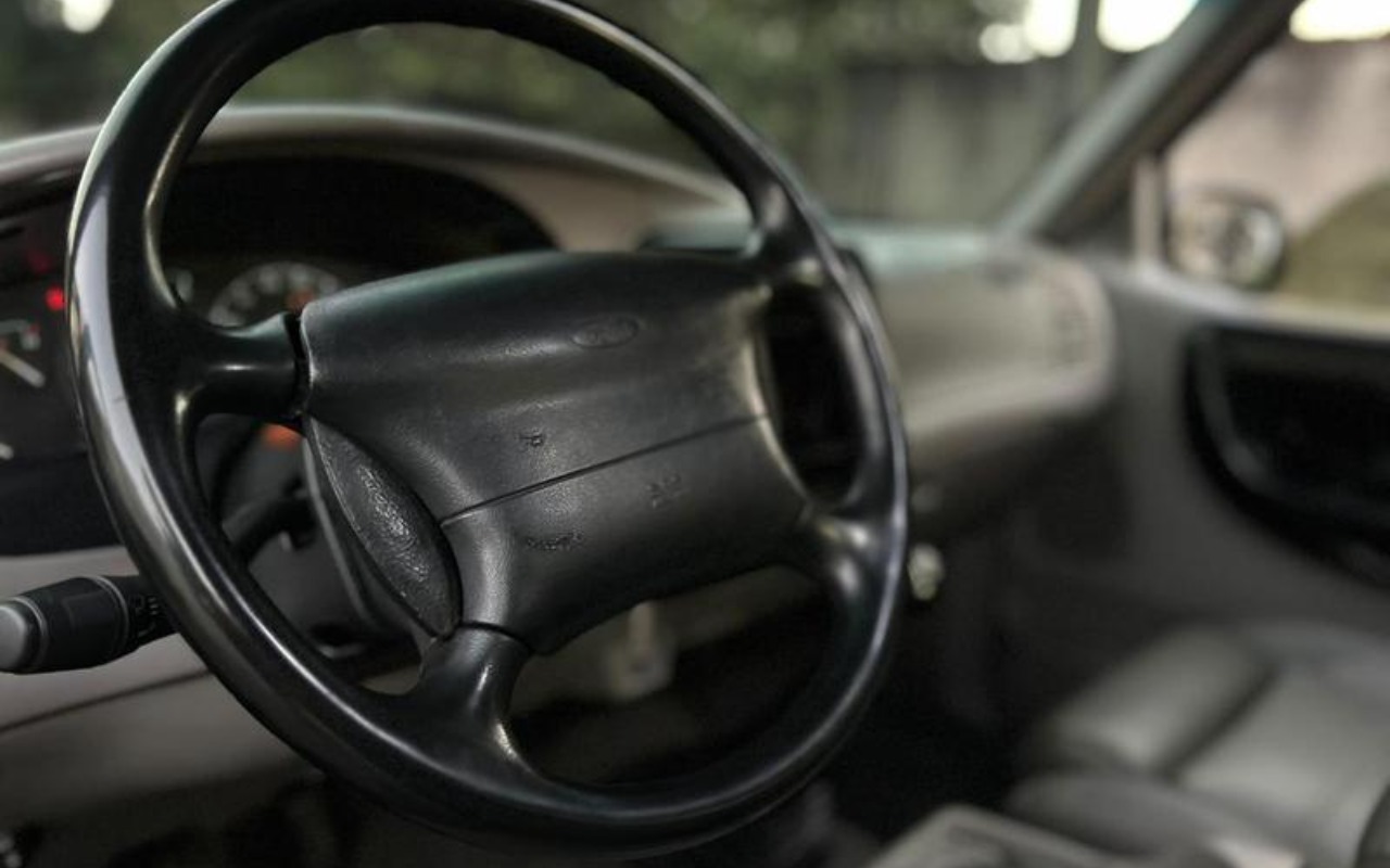 imagem-https://www.socarrao.com.br/sc-vehicle-images-prod/4092050/1790263414055-RkNfMzQ0NjVfODQ4MzQ3M18xX1ZfODBjNzZjZTYzOS5qcGVn.jpeg