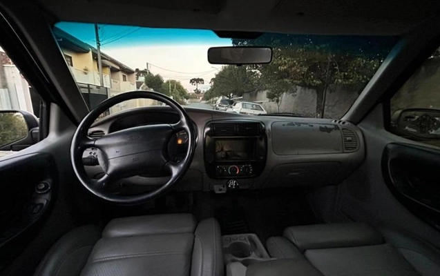 imagem-https://www.socarrao.com.br/sc-vehicle-images-prod/4092050/1790263414226-RkNfMzQ0NjVfODQ4MzQ3M181X1ZfMDVmOTgyZWUxMC5qcGVn.jpeg