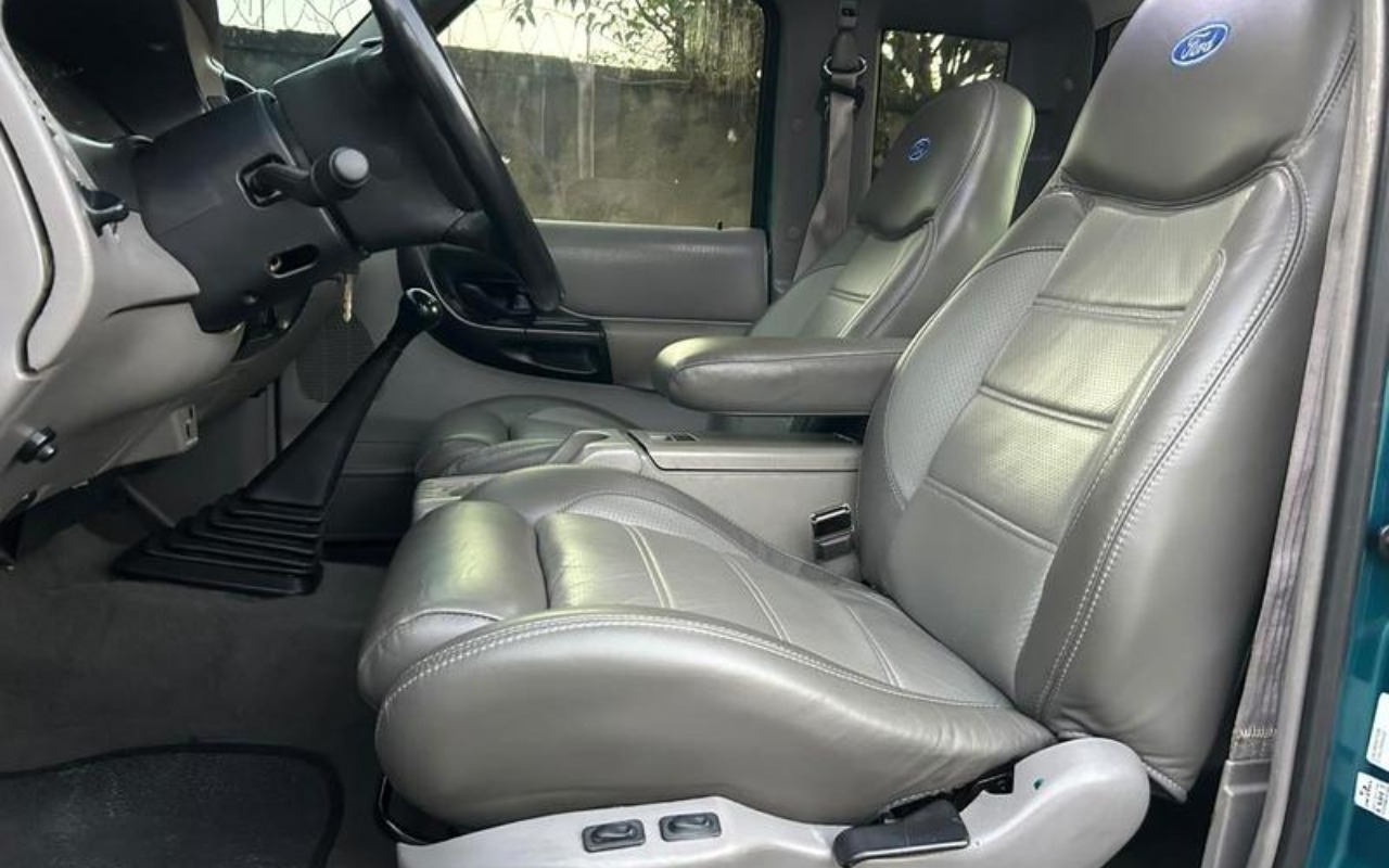 imagem-https://www.socarrao.com.br/sc-vehicle-images-prod/4092050/1790263414628-RkNfMzQ0NjVfODQ4MzQ3M181X1ZfZjJhN2VkMTcwMi5qcGVn.jpeg