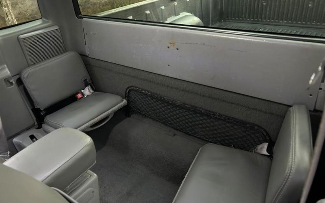 imagem-https://www.socarrao.com.br/sc-vehicle-images-prod/4092050/1790263414835-RkNfMzQ0NjVfODQ4MzQ3M183X1ZfYzdhNzcxYmRlOS5qcGVn.jpeg