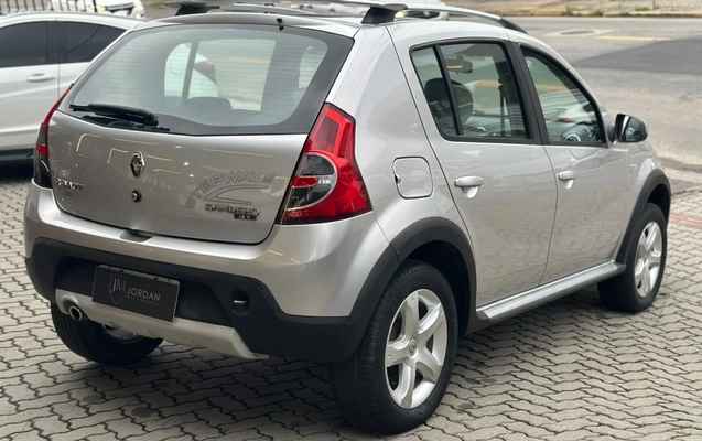 imagem-https://www.socarrao.com.br/sc-vehicle-images-prod/4092131/1790263516970-003_c3215dc504ca3cbb99b15b597182d16d.jpg